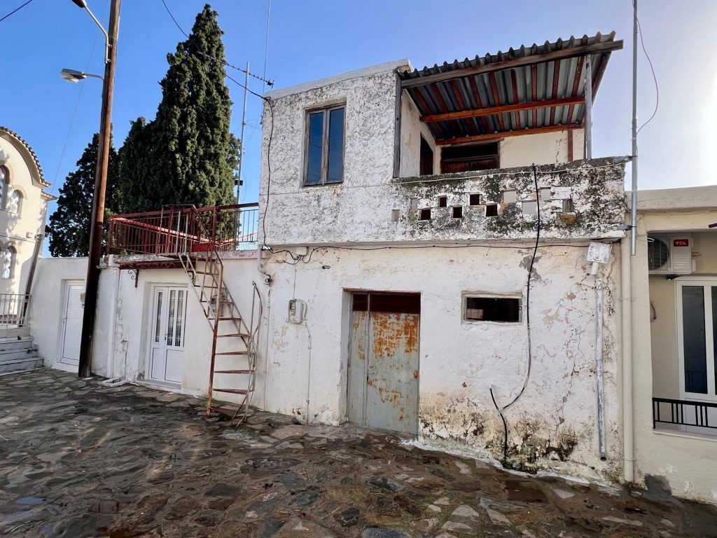 Property photo 1 of 28