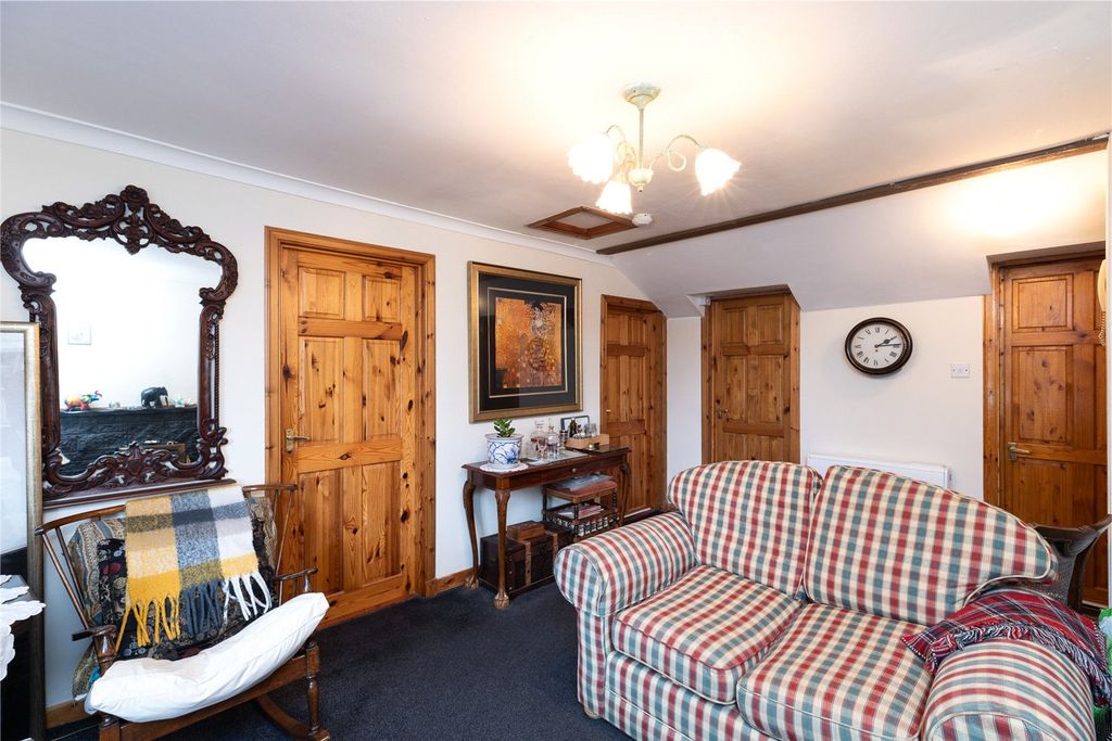 Property photo 3 of 12 Living/Diner