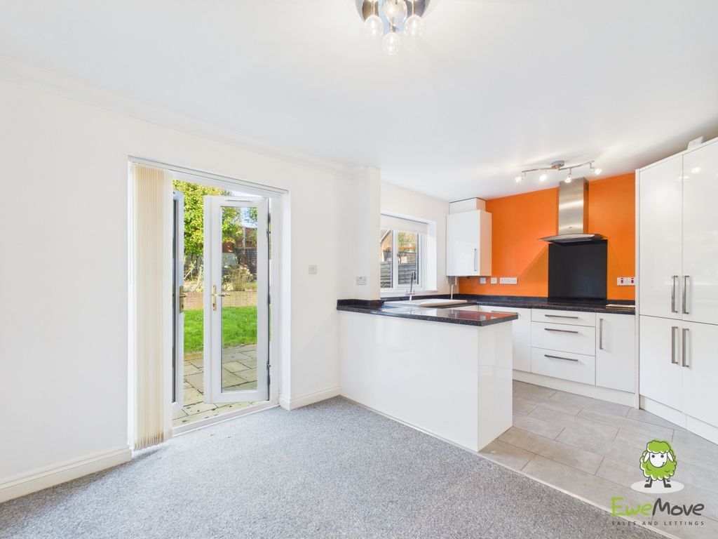 Property photo 2 of 22 Ewemove Basingstoke Estate Agents - Speckled Wood