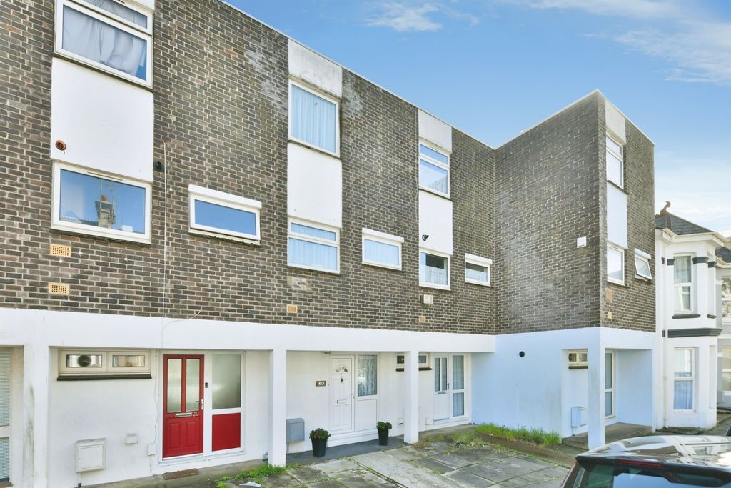 Property photo 1 of 20