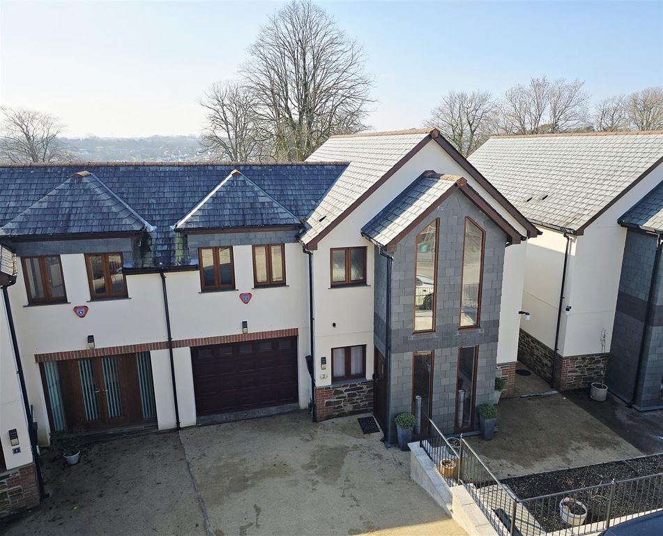 Property photo 1 of 29 Front Aspect