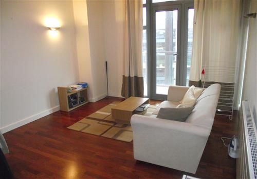 Property photo 3 of 7 Lounge