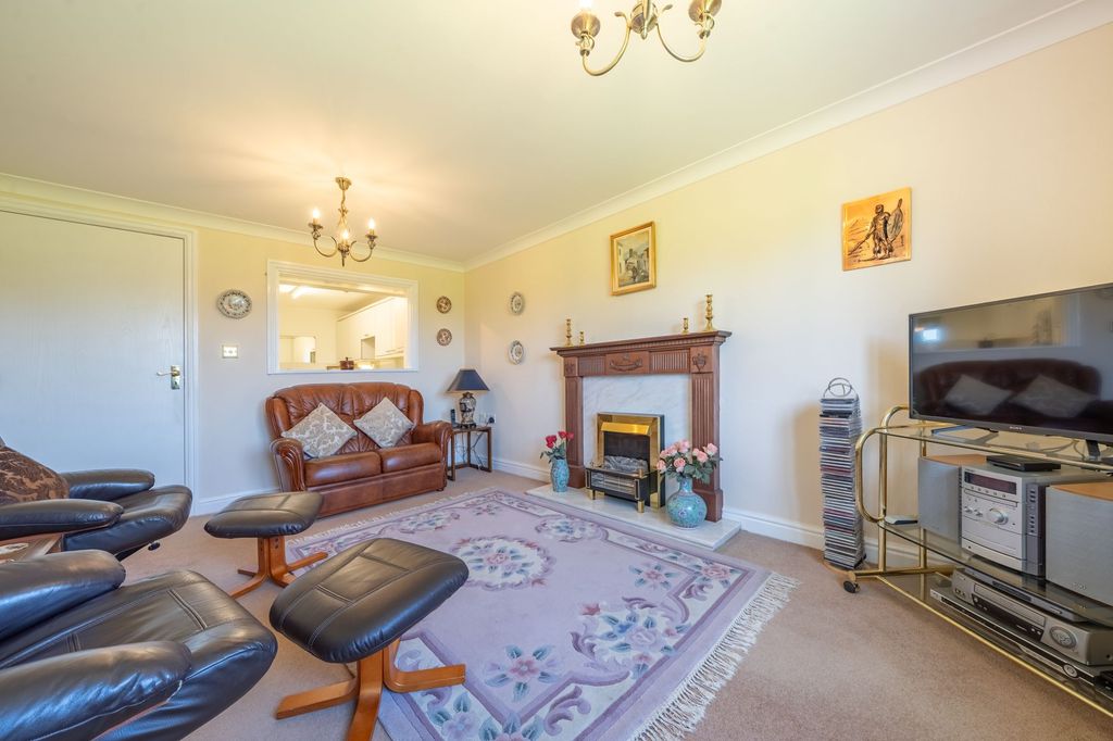 Property photo 3 of 27