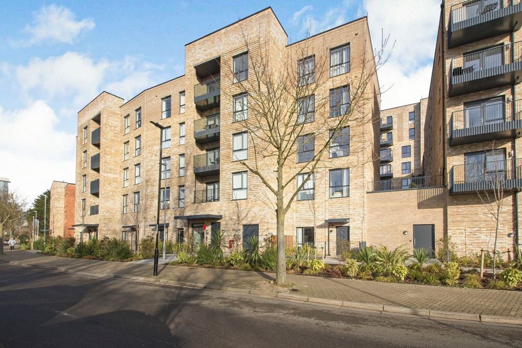 Property photo 1 of 12 External