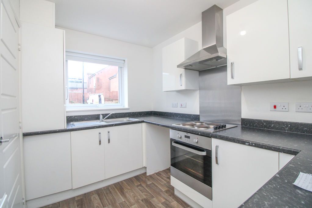 Property photo 3 of 13 Kitchen