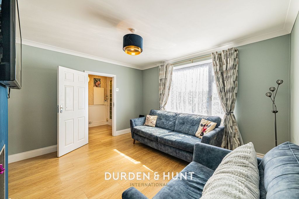 Property photo 3 of 24