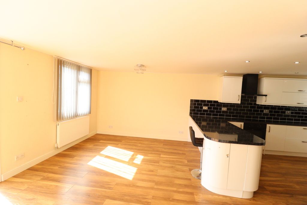 Property photo 3 of 10 Picture No. 13