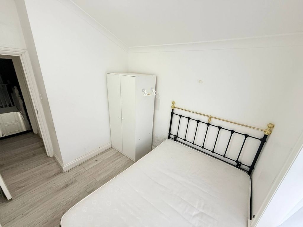 Property photo 2 of 5 Gallery