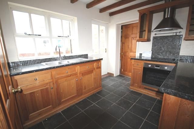 Property photo 3 of 9 Kitchen