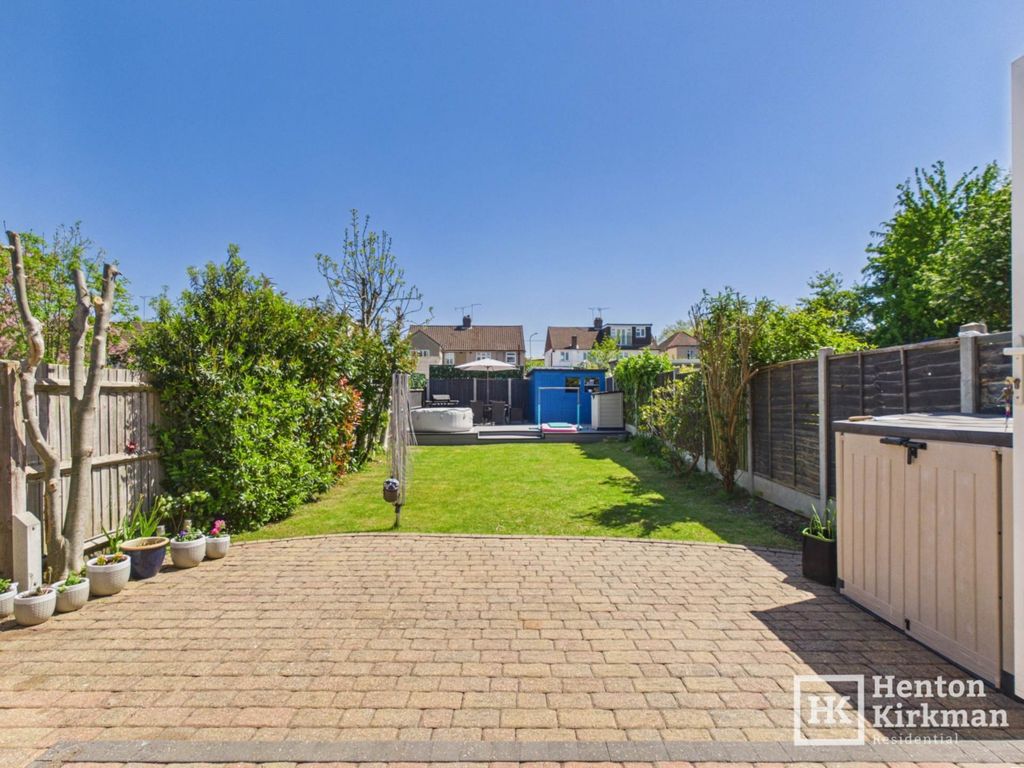 Property photo 2 of 18