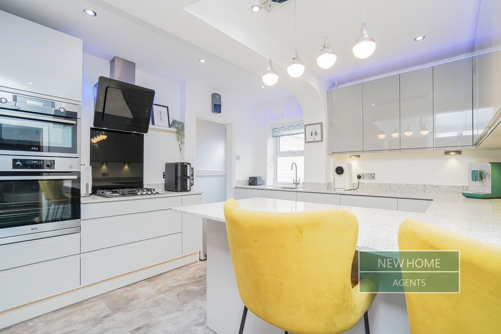 Property photo 2 of 30 Photo 5