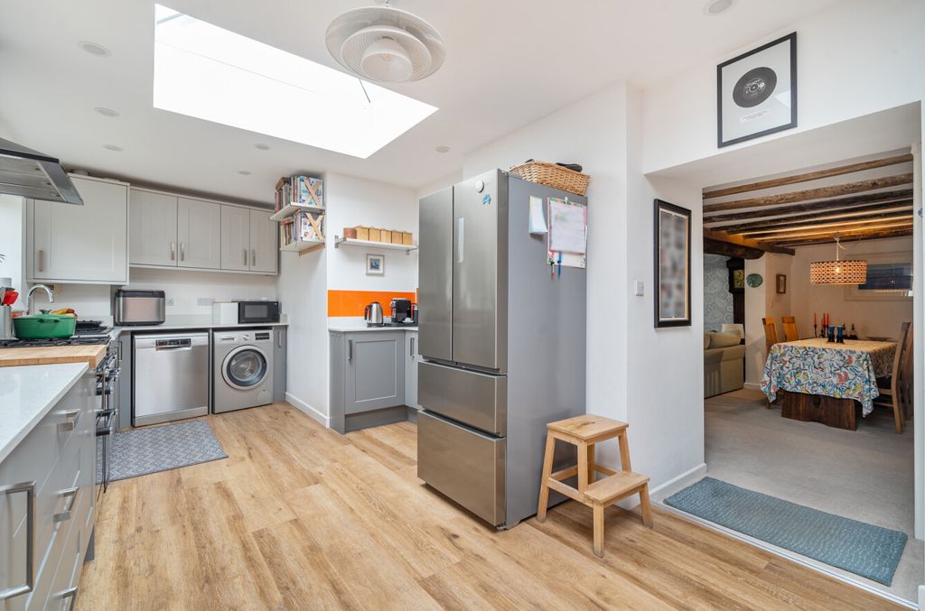 Property photo 3 of 22 Kitchen