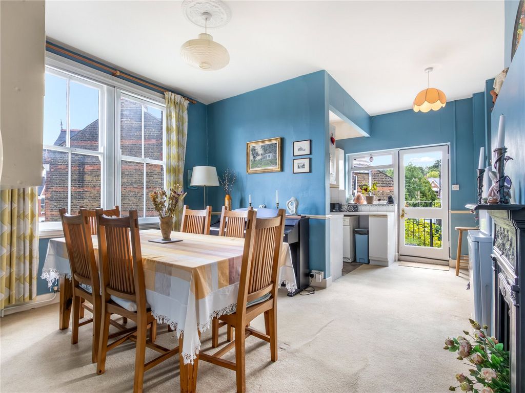 Property photo 3 of 18 Picture No. 10