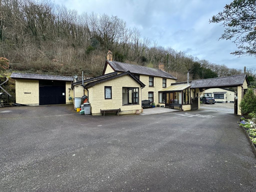 Property photo 2 of 49