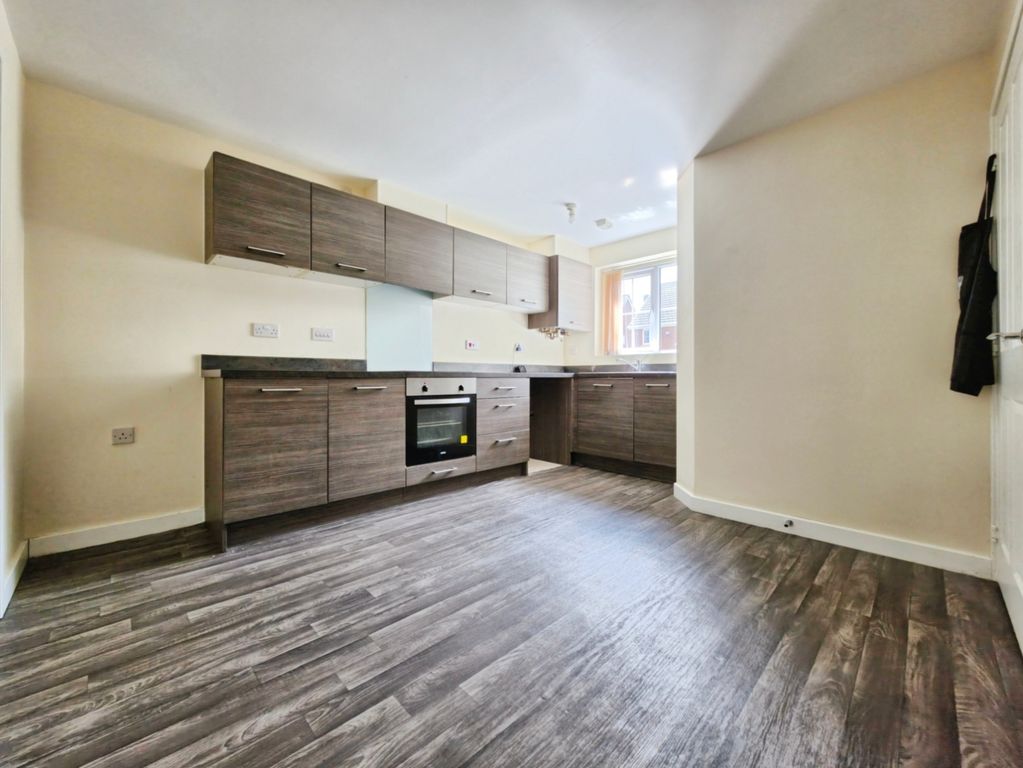 Property photo 3 of 11 Kitchen Diner