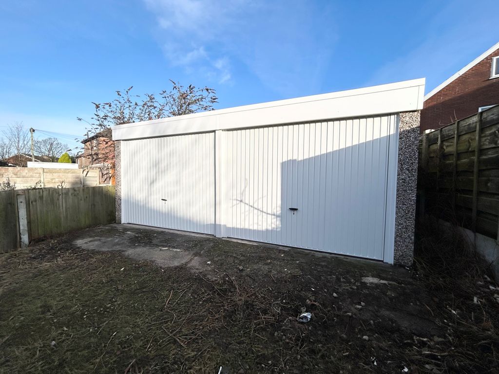 Property photo 1 of 2