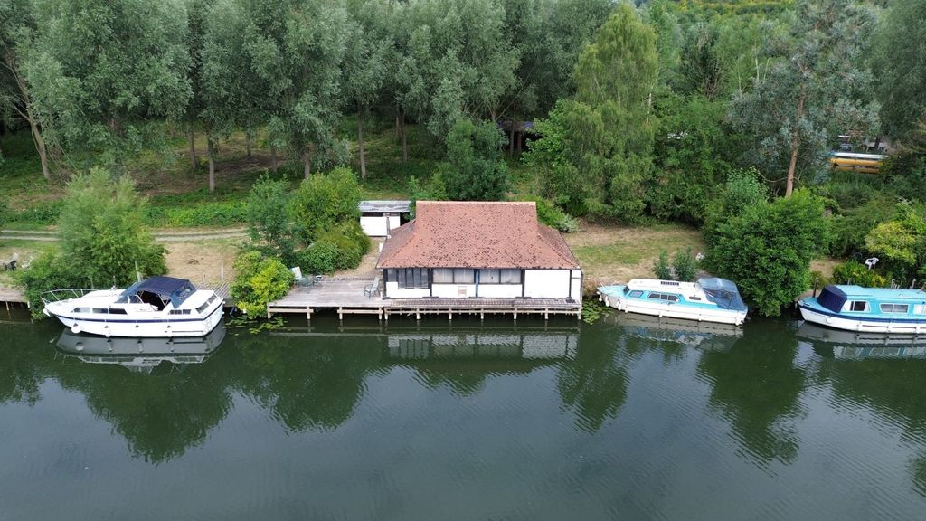 Property photo 1 of 35