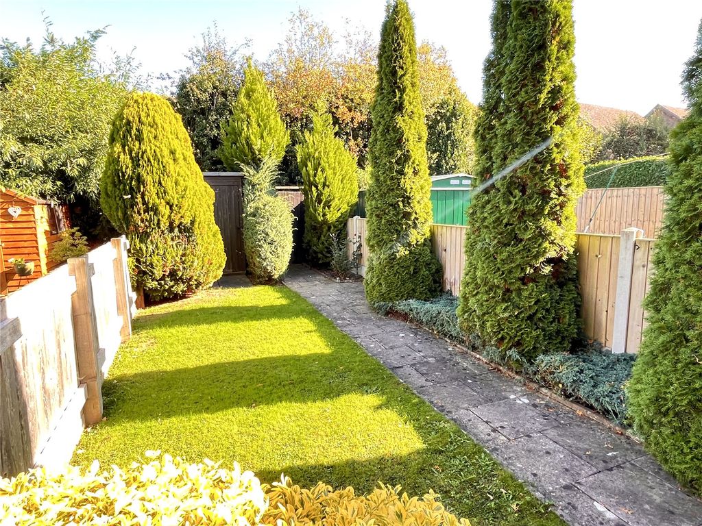 Property photo 2 of 15 Picture No. 17