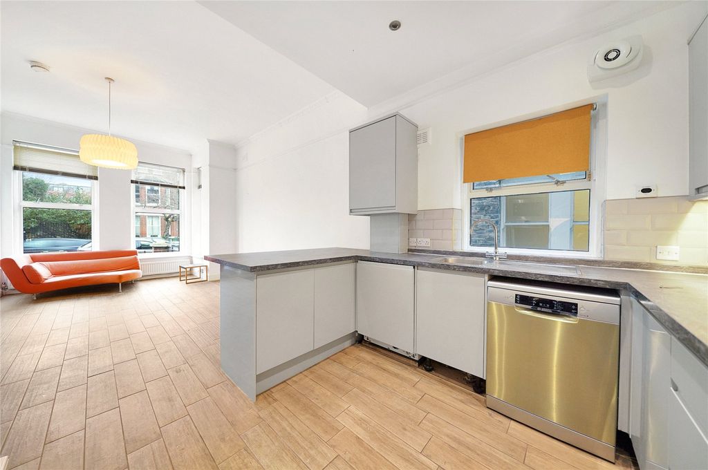 Property photo 2 of 23 Picture No. 95