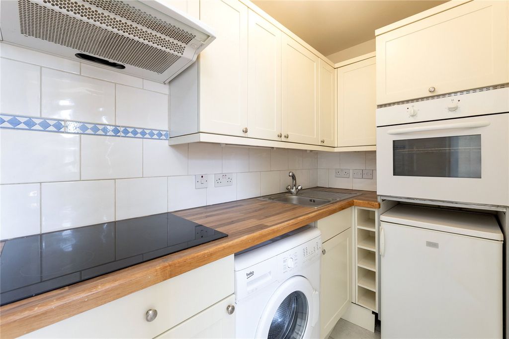 Property photo 3 of 6 Kitchen