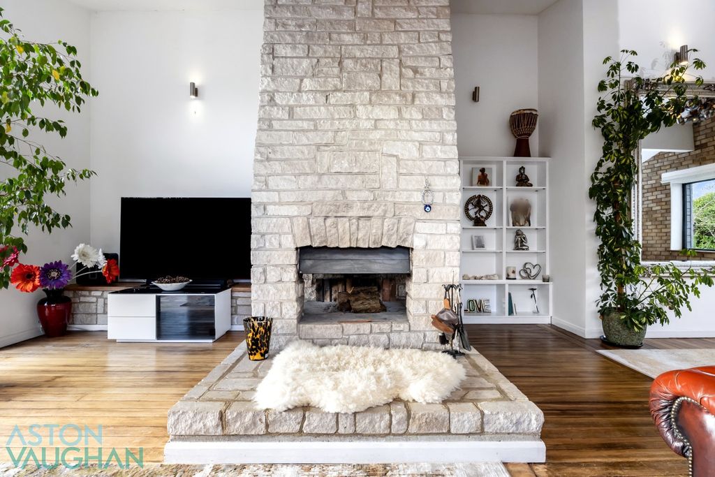 Property photo 3 of 33 4803032