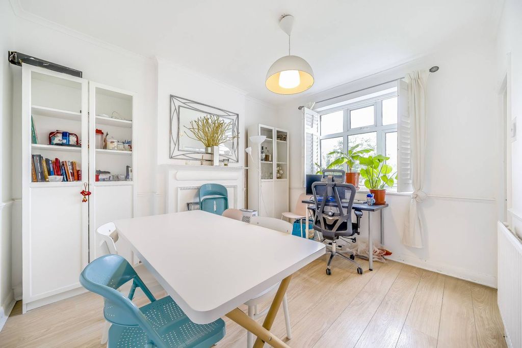 Property photo 3 of 8