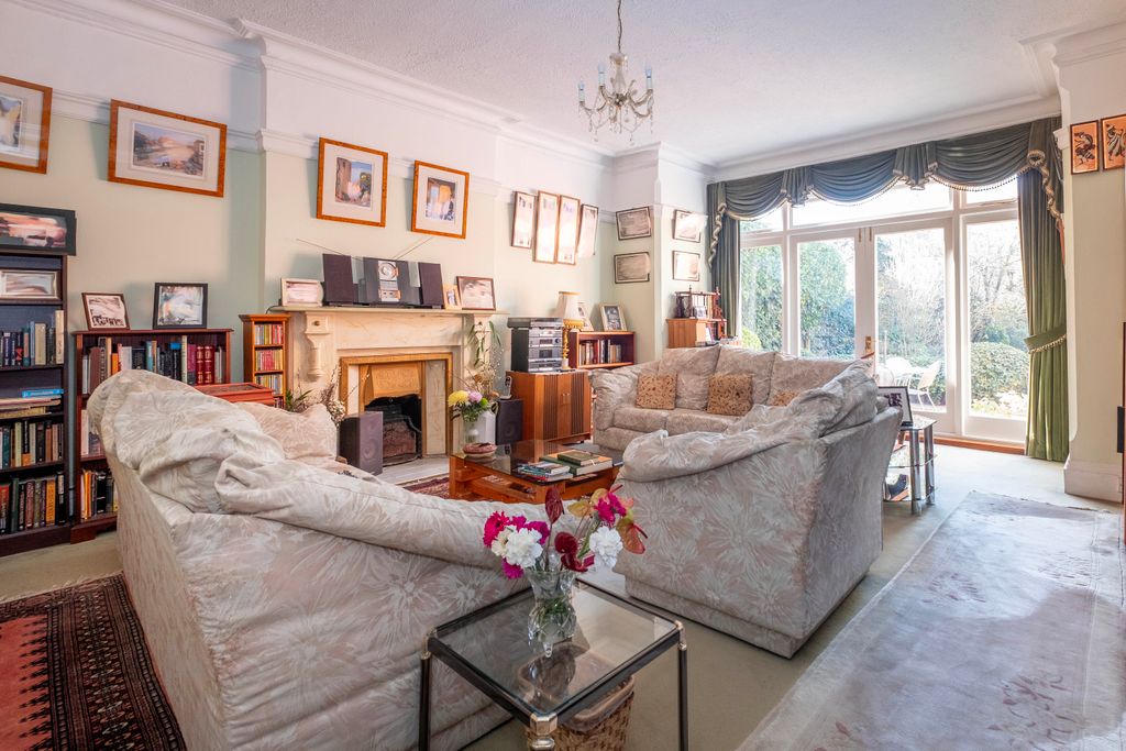 Property photo 2 of 17