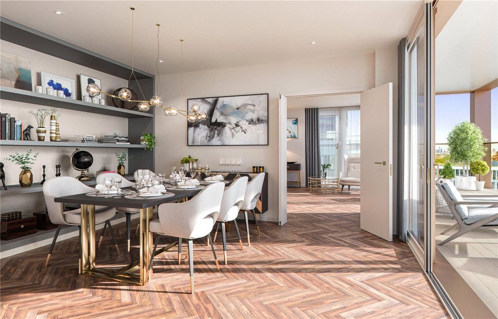 Property photo 2 of 17 Dining Room