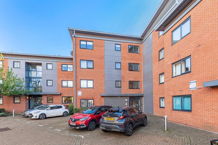 Property photo 1 of 8 305528