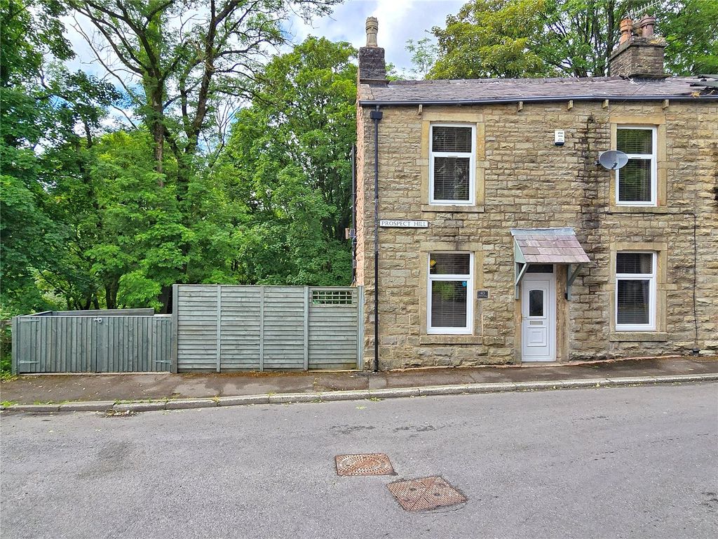 Property photo 1 of 16 Period End Terrace