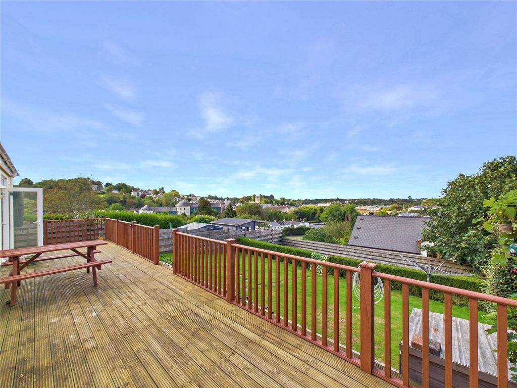 Property photo 2 of 21 Picture No. 28