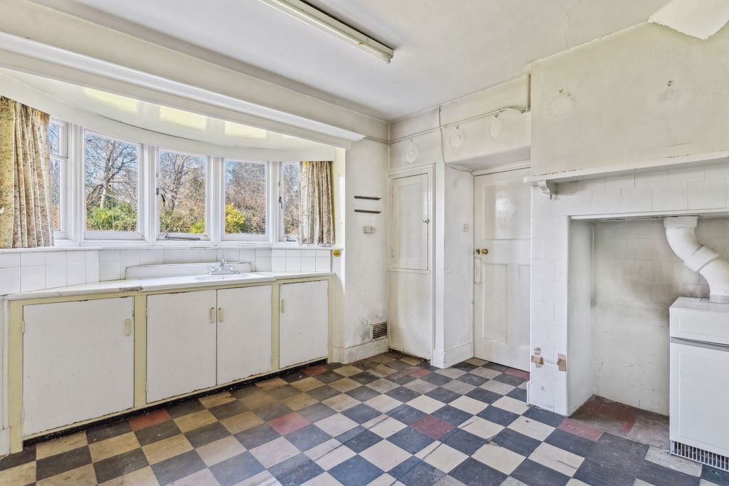 Property photo 3 of 19 Kitchen_Breakfast