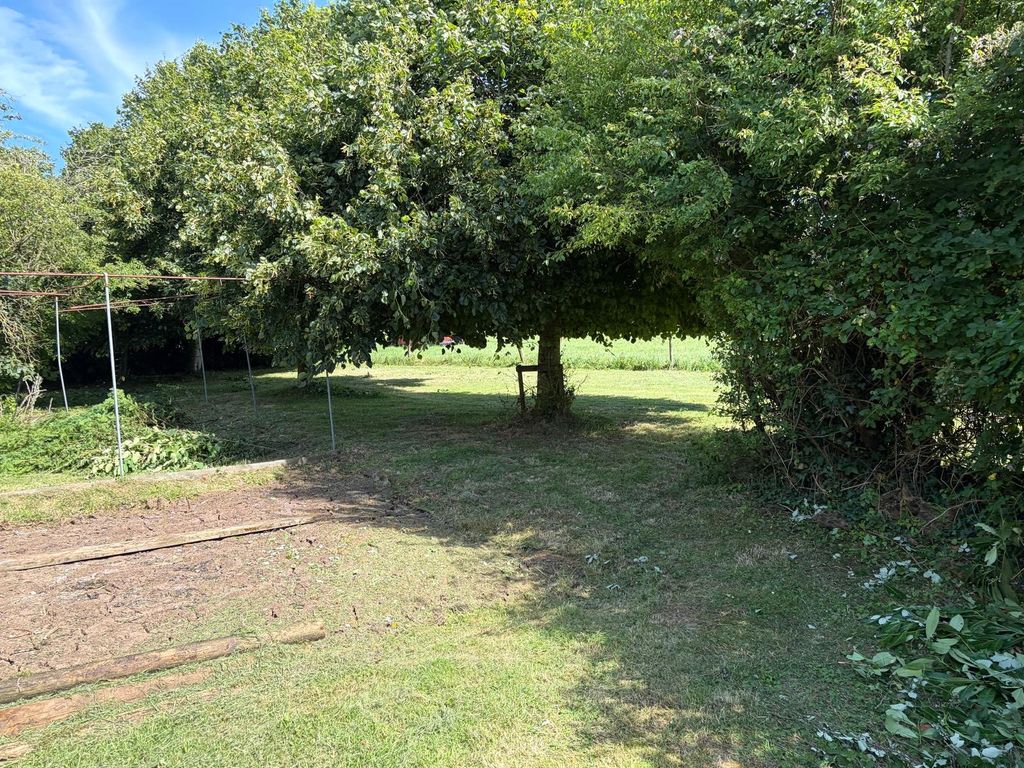 Property photo 3 of 6 Picture No. 02