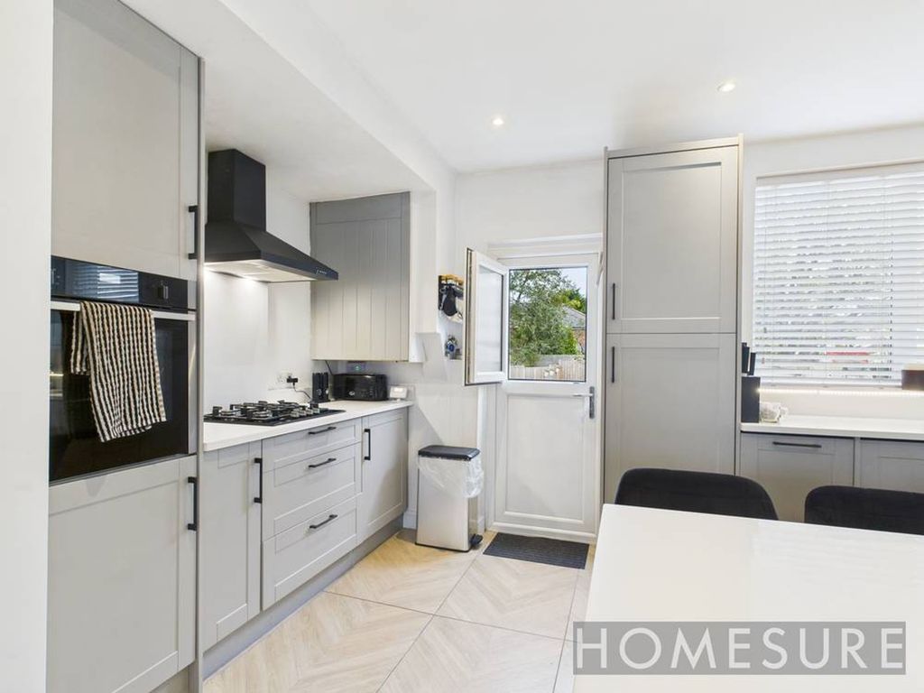 Property photo 2 of 25