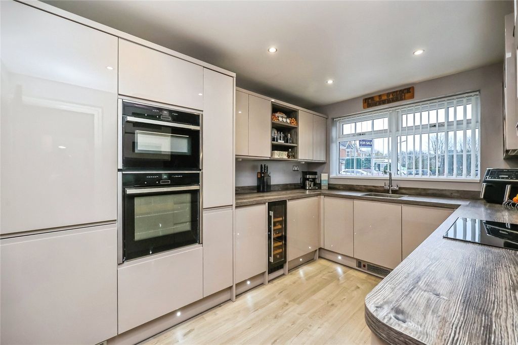 Property photo 3 of 28 Picture No. 08