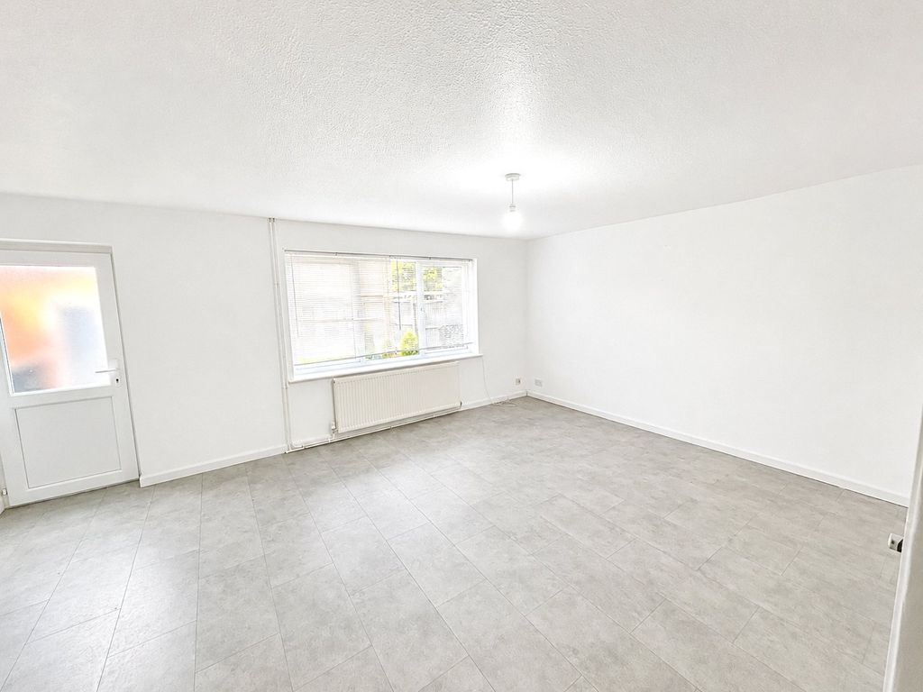 Property photo 3 of 7 Picture No. 06