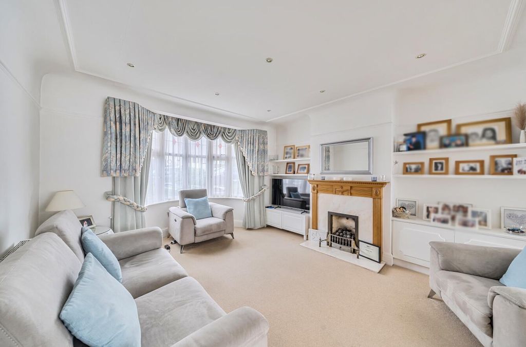 Property photo 2 of 14 Davidson Frost-Wellings, Dfw, Drummond Drive, Stan