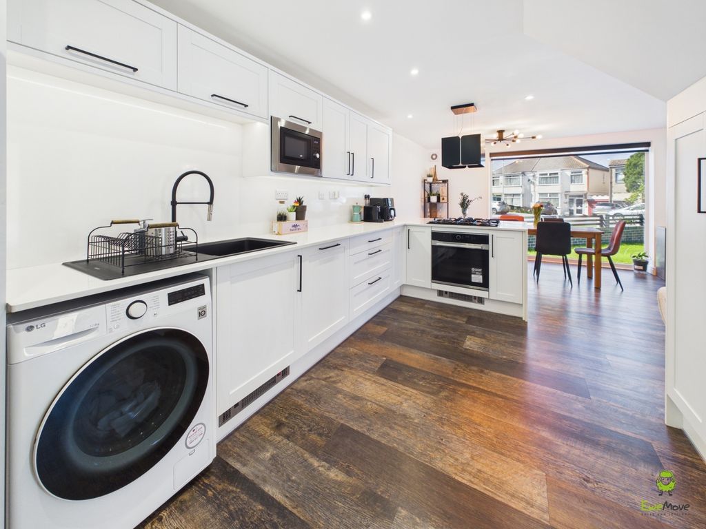 Property photo 3 of 31 Presented By Clinton At Ewemove Bexleyheath And Da