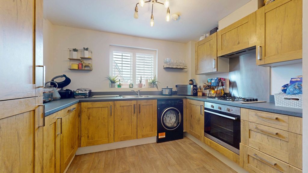 Property photo 2 of 19 4101794
