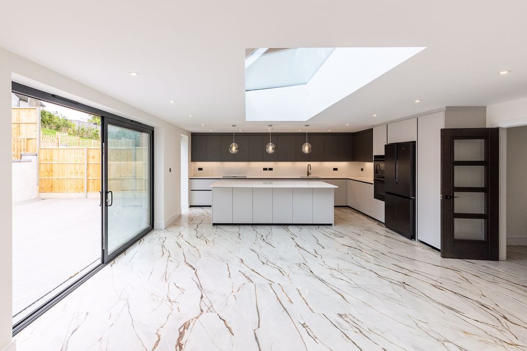 Property photo 2 of 45 Photo 80