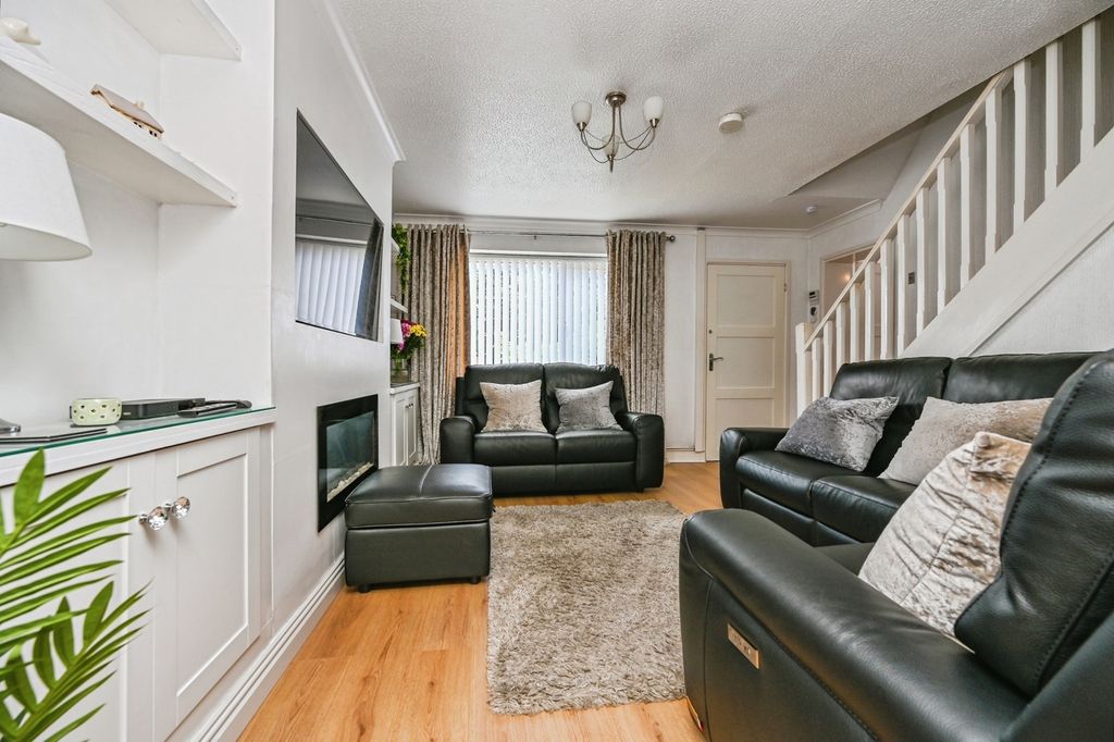 Property photo 2 of 18 Pbox-Img.Jpg