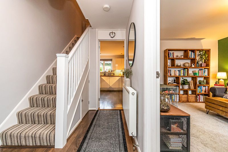 Property photo 2 of 31 .