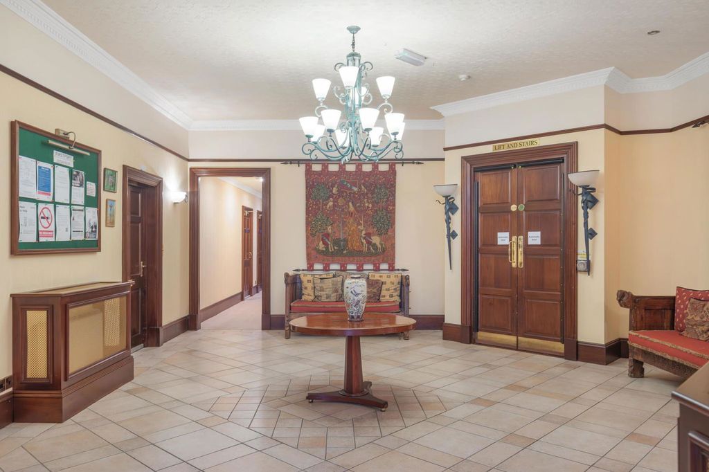 Property photo 3 of 18