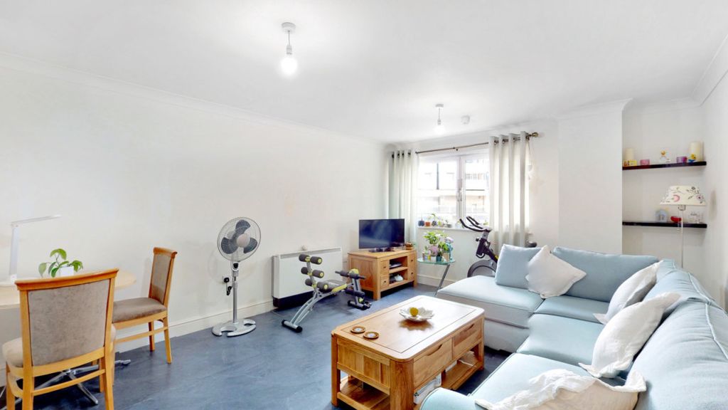 Property photo 3 of 17