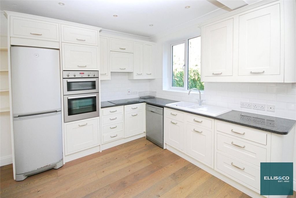 Property photo 2 of 14 Picture No. 09