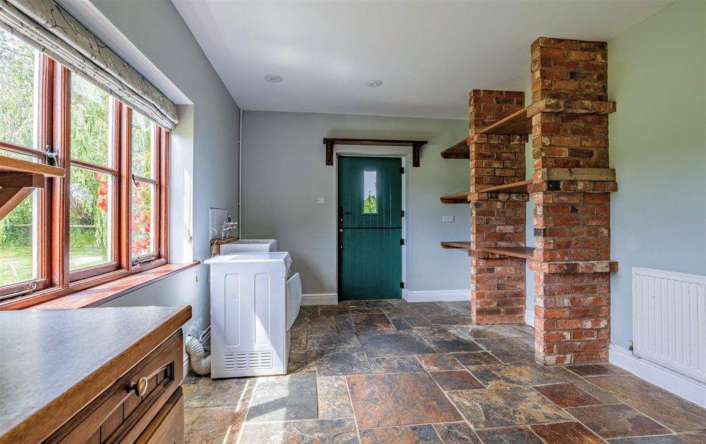 Additional image 14 of 6 bed farmhouse for saleLot 1 - Hill Court Farm, Pershore, Worcestershire WR10