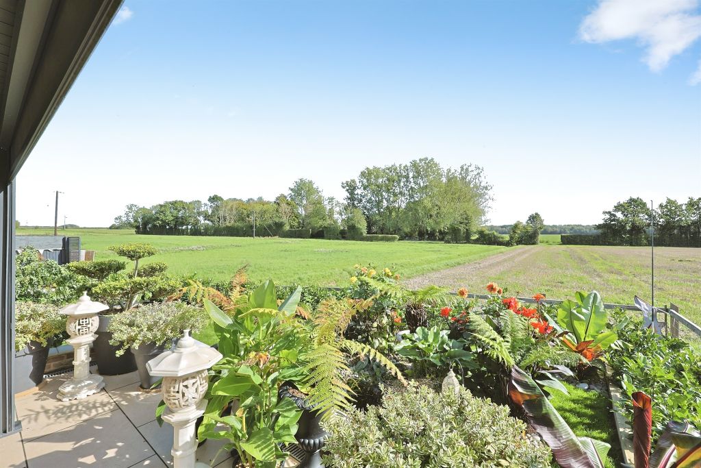 Property photo 2 of 31