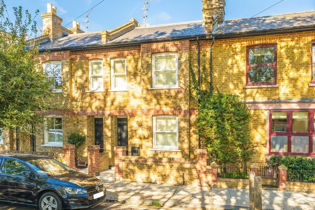 Property photo 1 of 8