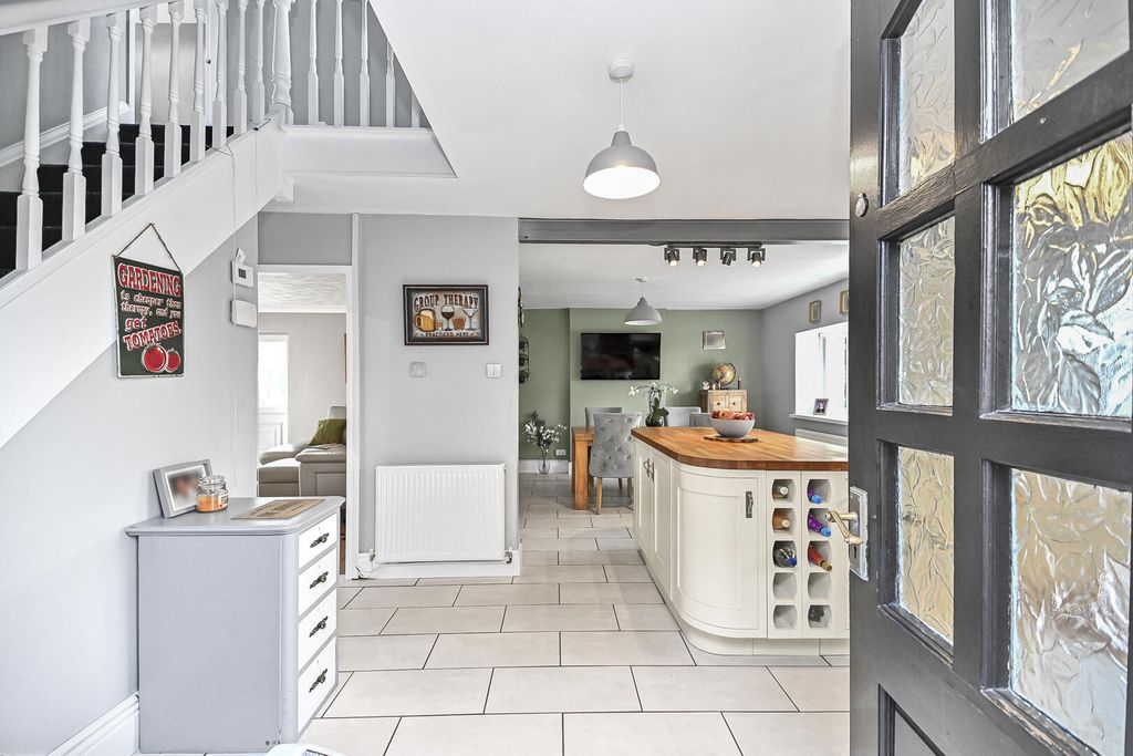 Property photo 2 of 34 Hallway