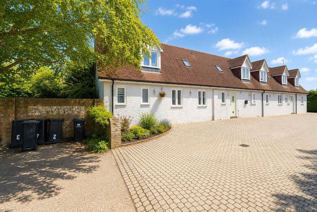 Property photo 1 of 15 Exterior